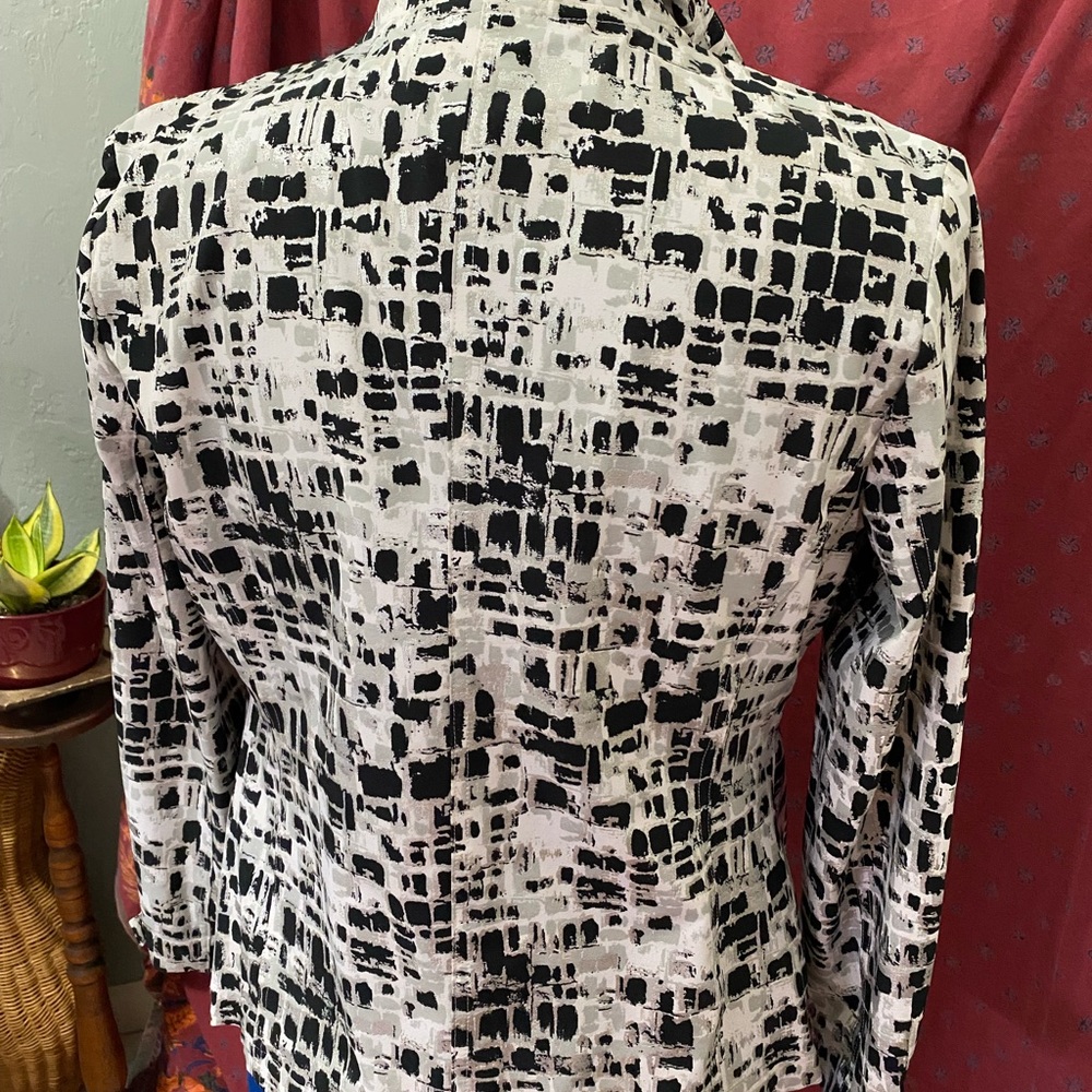 💥💥 Chico’s grey metallic stretch jacket small 0 - Picture 2 of 7